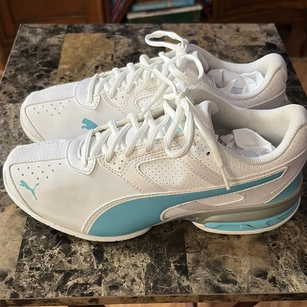 Puma White and Light Blue Athletic Shoes Like New! Size 9.5